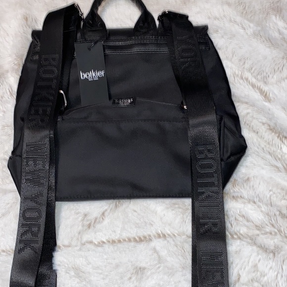 Botkier Black Trigger Backpack Vegan Leather.
NWT - Picture 10 of 11